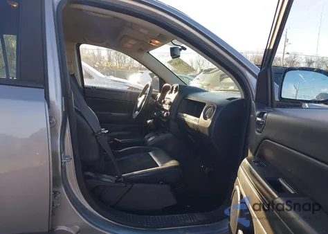 2016 Jeep Compass Sport Se z USA, uszkodzony, nr VIN 1C4NJDBB8GD587608